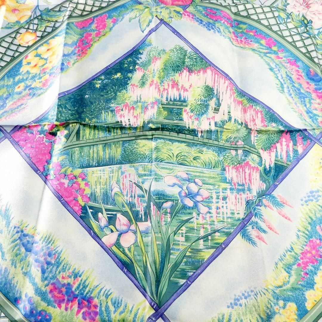Hermes(エルメス)のHERMES　スカーフ　カレ90  GIVERNY　モネの庭　花　植物　シルク レディースのファッション小物(バンダナ/スカーフ)の商品写真