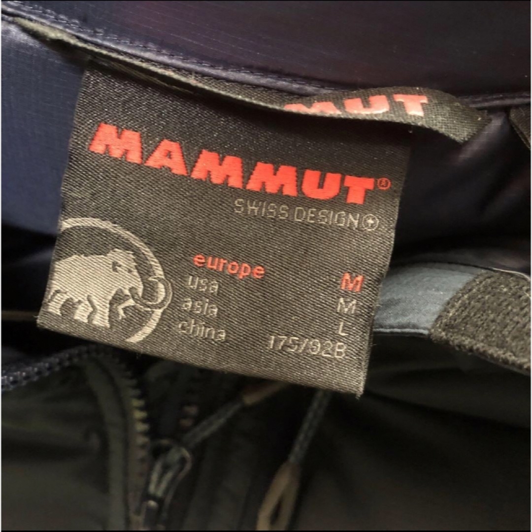 Mammut(マムート)のマムートXeron IN Hooded Jacket Men アジアサイズL 紺 メンズのジャケット/アウター(ダウンジャケット)の商品写真