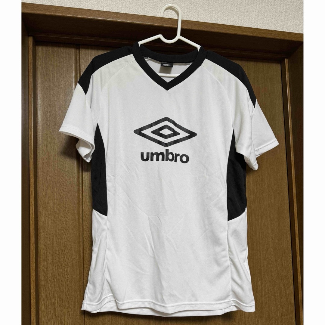 UMBRO(アンブロ)の【新品未使用】umbro スポーツ/アウトドアのサッカー/フットサル(ウェア)の商品写真