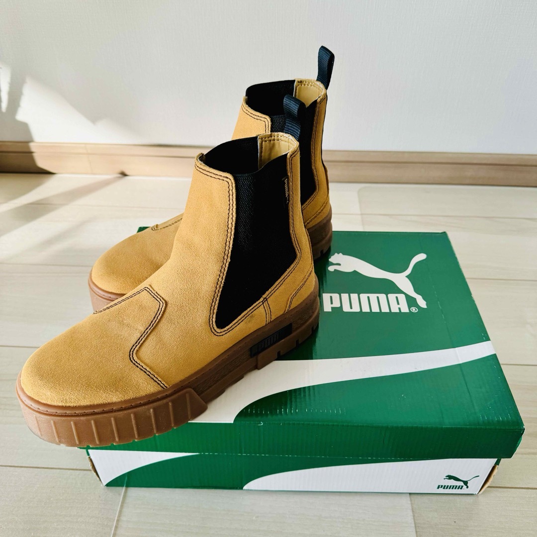 PUMA(プーマ)のほぼ未使用　プーマ　ウィメンズ メイズ チェルシー スウェード ブーツ レディースの靴/シューズ(ブーツ)の商品写真