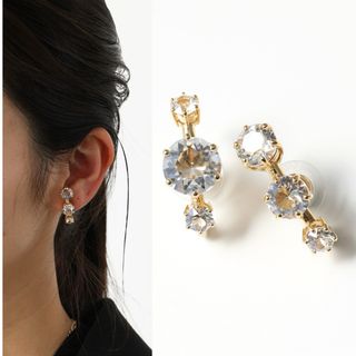 スワロフスキー(SWAROVSKI)のSWAROVSKI スワロフスキー Constella アシンメトリーピアス(ピアス)