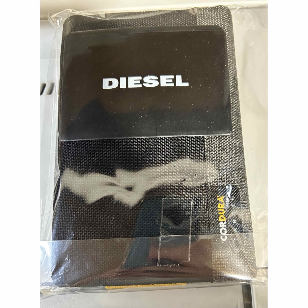 DIESEL(ディーゼル)の新品　DIESELカードケース黄色 メンズのファッション小物(名刺入れ/定期入れ)の商品写真