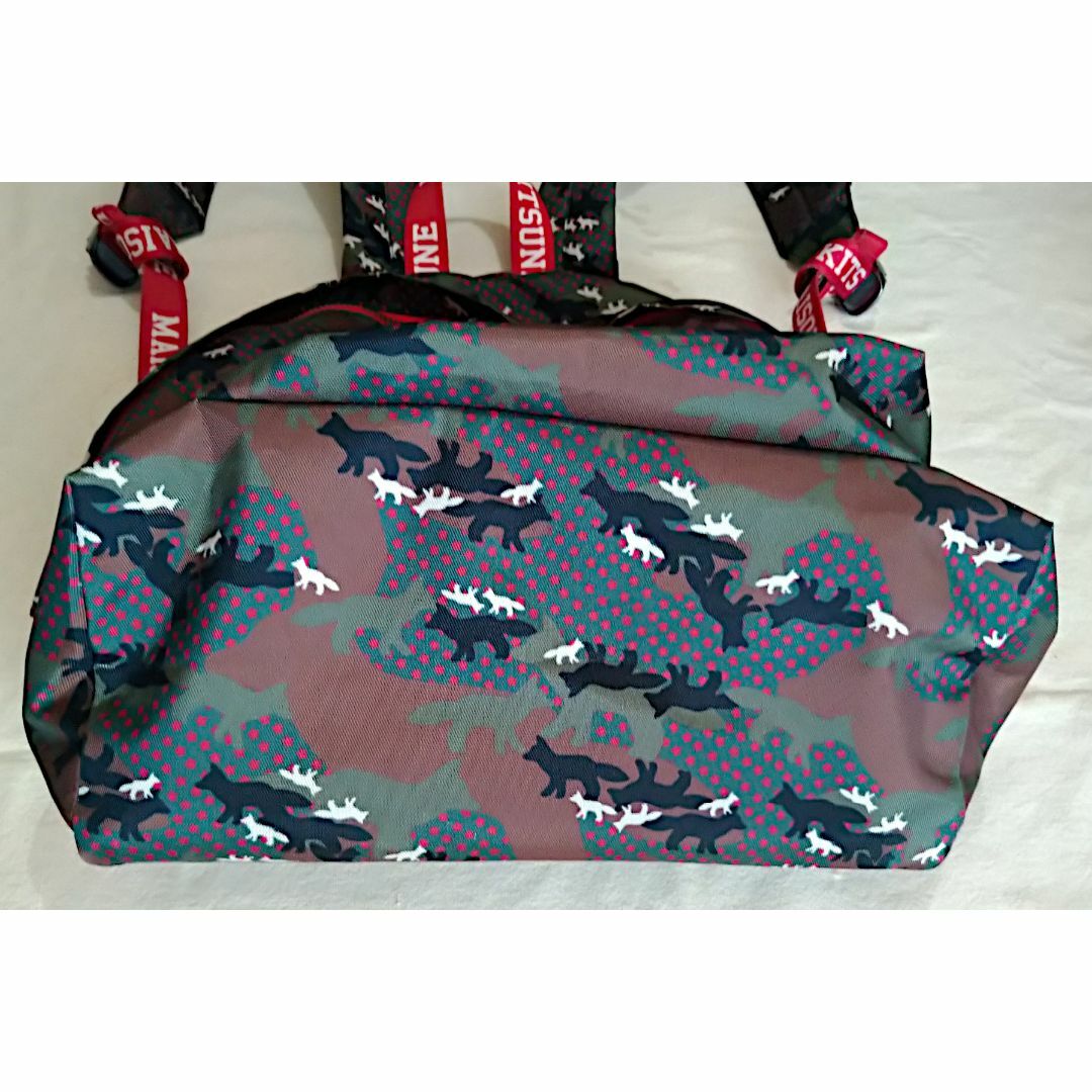 MAISON KITSUNE'(メゾンキツネ)のMAISON KITSUNE EASTPAK Camo Foxバックパック 美品 レディースのバッグ(リュック/バックパック)の商品写真