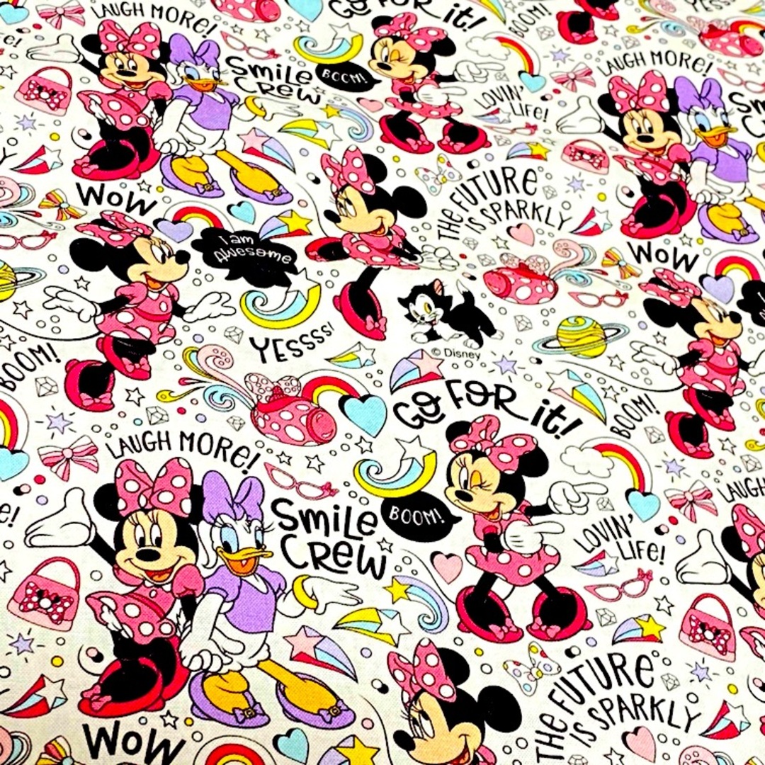 Disney(ディズニー)の残わずか！🌈輸入生地　ミニー＆デイジー＆フィガロ　コットン100% ハンドメイドの素材/材料(生地/糸)の商品写真