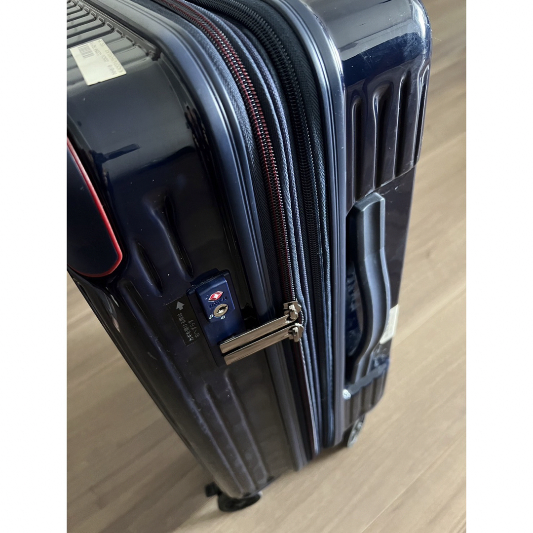 キャリーケース　機内持ち込みサイズ　ネイビー レディースのバッグ(スーツケース/キャリーバッグ)の商品写真