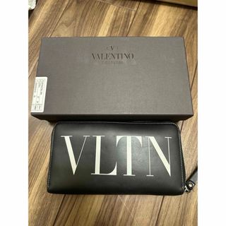 ヴァレンティノ(VALENTINO)のValentino 長財布(長財布)