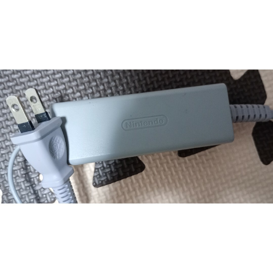 Wii U(ウィーユー)の任天堂 Wii U　ゲームパッド 充電ケーブル 充電器 ACアダプター エンタメ/ホビーのゲームソフト/ゲーム機本体(家庭用ゲーム機本体)の商品写真