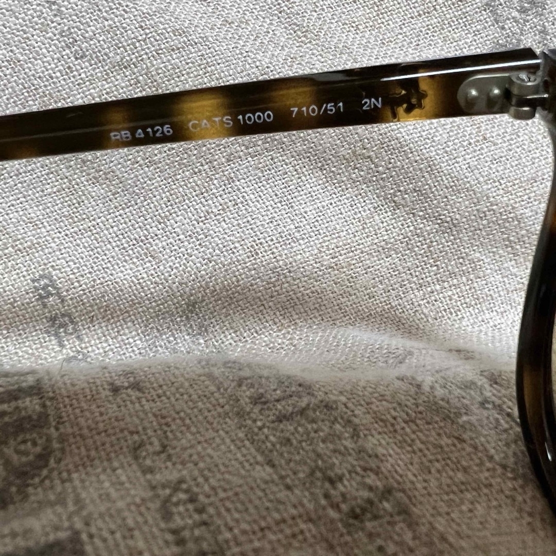 Ray-Ban(レイバン)のレイバン　サングラス　rb4126 CATS レディースのファッション小物(サングラス/メガネ)の商品写真