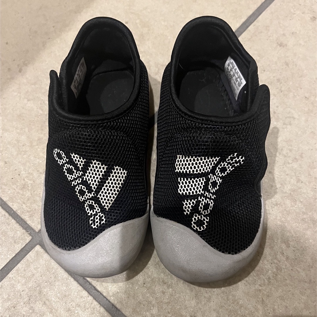 adidas(アディダス)のadidas キッズサンダル キッズ/ベビー/マタニティのキッズ靴/シューズ(15cm~)(サンダル)の商品写真
