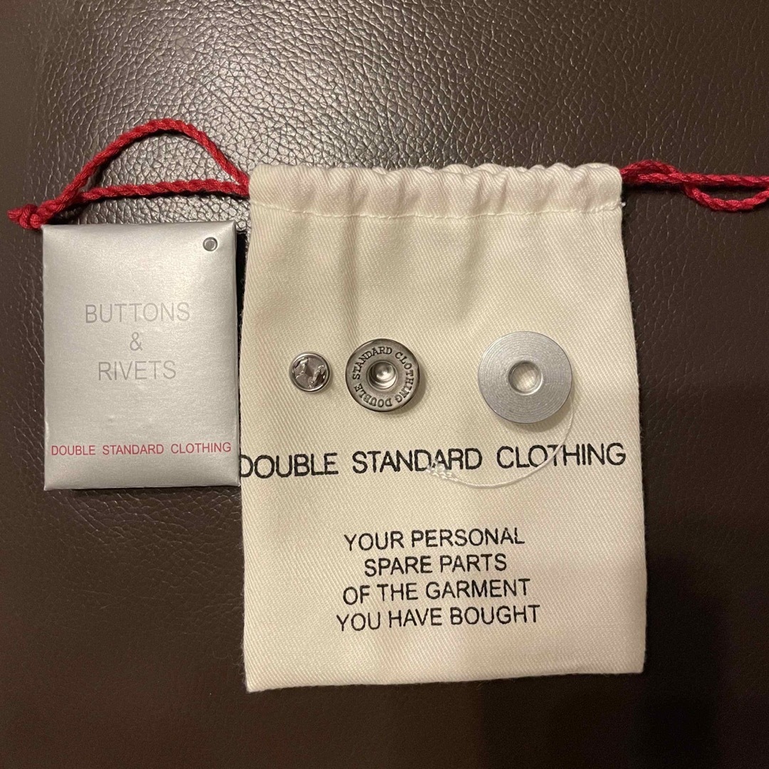 DOUBLE STANDARD CLOTHING(ダブルスタンダードクロージング)のDOUBLE STANDARD CLOTHING ダブスタ タックボタン デニム レディースのレディース その他(その他)の商品写真