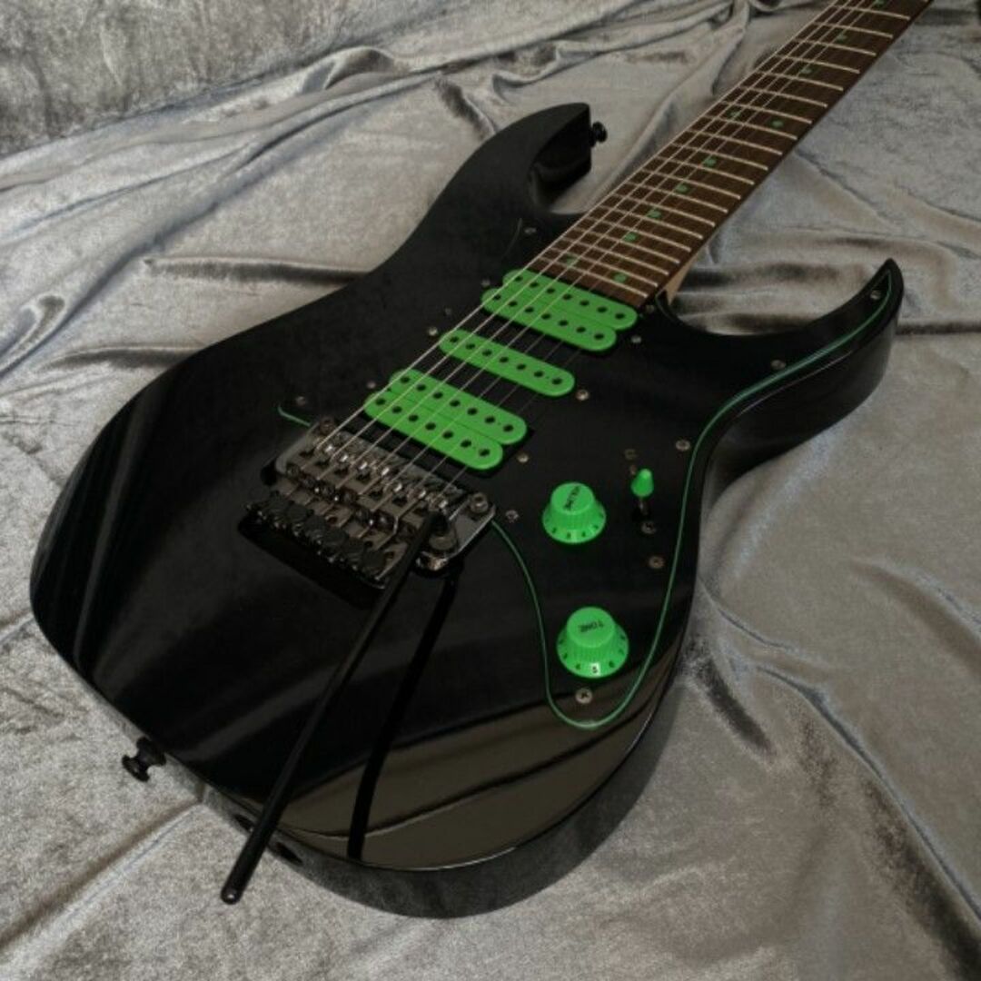 Ibanez(アイバニーズ)の定価253,000円 IBANEZ UV70P スティーヴ・ヴァイ モデル 楽器のギター(エレキギター)の商品写真