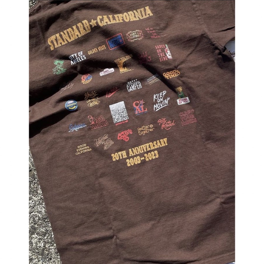 STANDARD CALIFORNIA(スタンダードカリフォルニア)のSD 20th Anniversary Logo T ブラウン XL メンズのトップス(Tシャツ/カットソー(半袖/袖なし))の商品写真