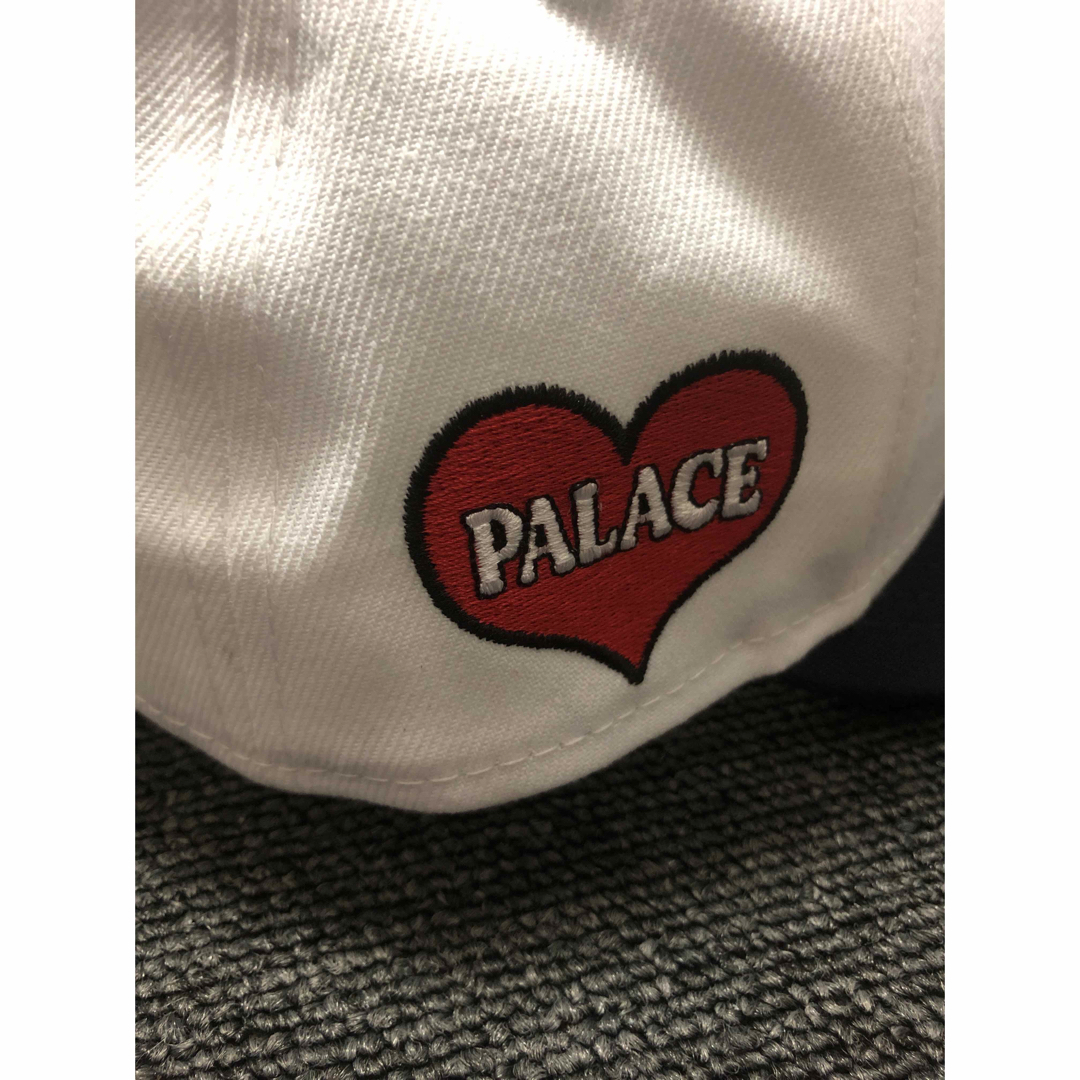 PALACE(パレス)の【新品】PALACE P New Era Lp 59Fifty white メンズの帽子(キャップ)の商品写真