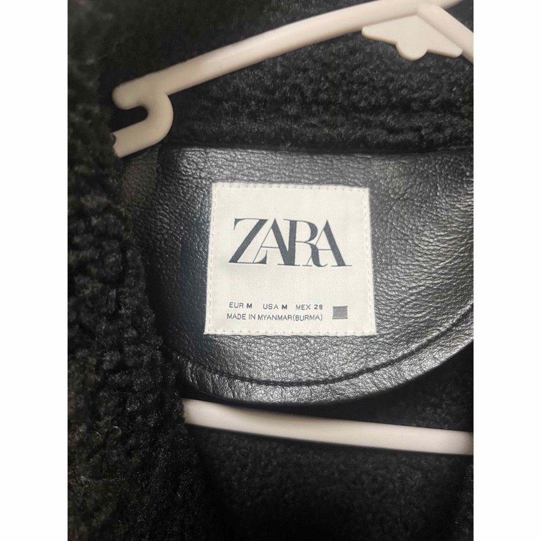 ZARA(ザラ)のZARA ダブルサイド仕様オーバーサイズジャケット レディースのジャケット/アウター(ライダースジャケット)の商品写真