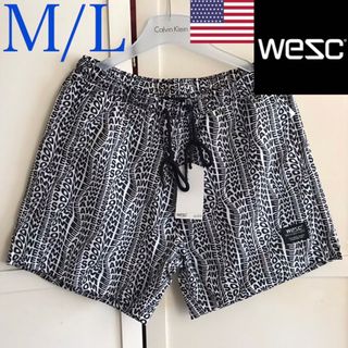 ウィーエスシー(WeSC)の【新品】wesc ウィーエスシー USA メンズ 水着 M 白黒ロゴ柄 下着(水着)