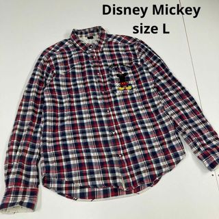 ディズニー(Disney)の古着　ネルシャツ　チェック柄　Mickey ミッキー　ディズニー　刺繍　プリント(シャツ)