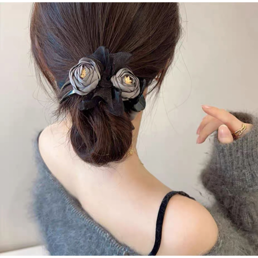 花 バラ ローズ ヘアクリップ シンプル 大人 上品 優雅 韓国 可愛い 人気 レディースのヘアアクセサリー(バレッタ/ヘアクリップ)の商品写真