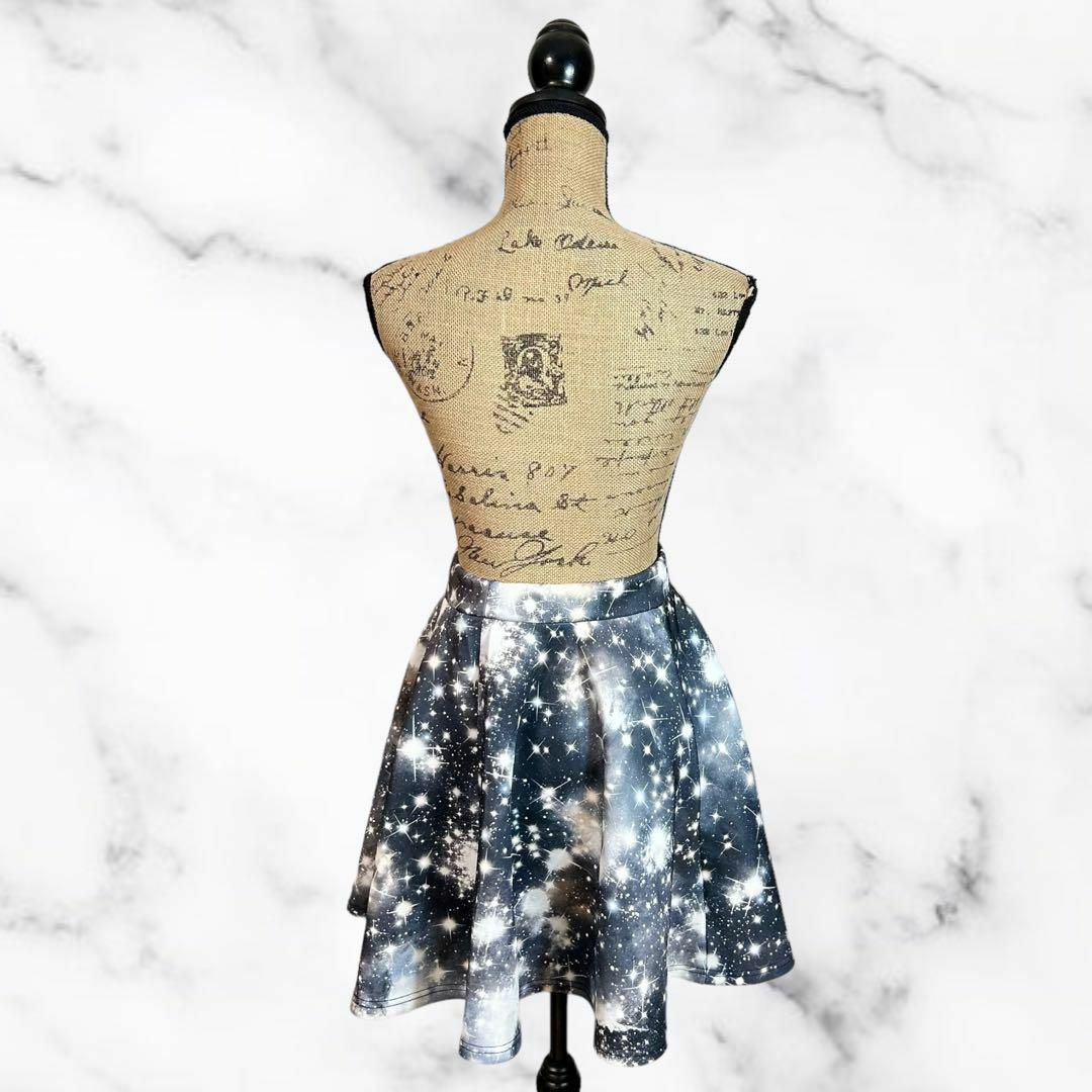 ANAP(アナップ)の美品✨【ANAP】フレアミニスカート　ウエストゴム　宇宙　銀河　さらさら レディースのスカート(ミニスカート)の商品写真