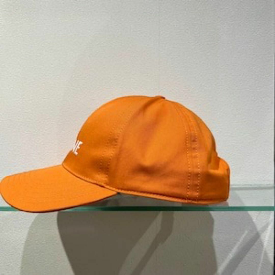celine(セリーヌ)の新品　【CELINE】 ロゴ キャップ オレンジ (Sサイズ) ※付属品タグ メンズの帽子(キャップ)の商品写真