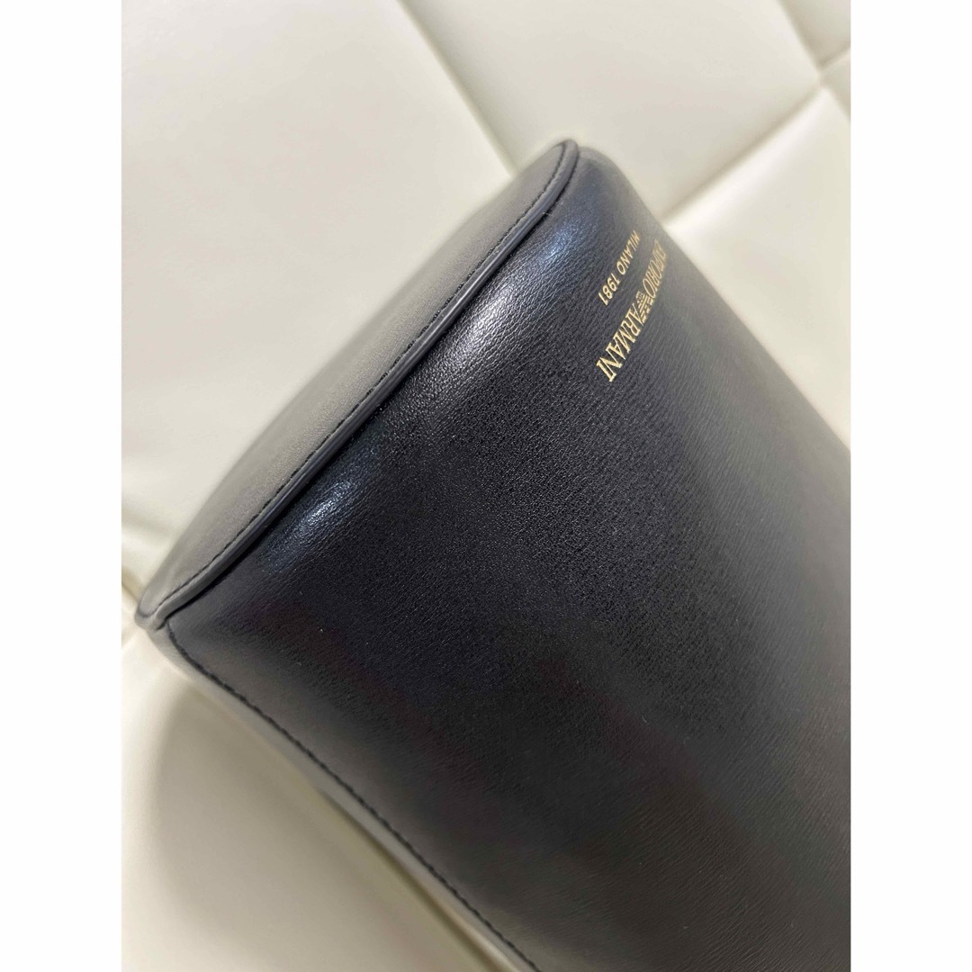 Emporio Armani(エンポリオアルマーニ)の更にお値下げ！♡EMPORIO ARMAMI 革製品 ショルダーバック（美品） レディースのバッグ(ショルダーバッグ)の商品写真