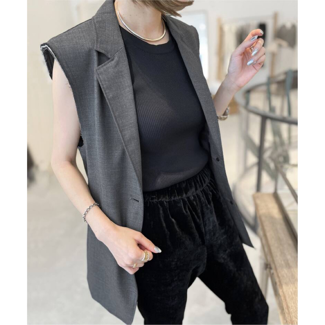 L'Appartement DEUXIEME CLASSE(アパルトモンドゥーズィエムクラス)の✴︎新品✴︎ L'Appartement Masculine Vest レディースのトップス(ベスト/ジレ)の商品写真