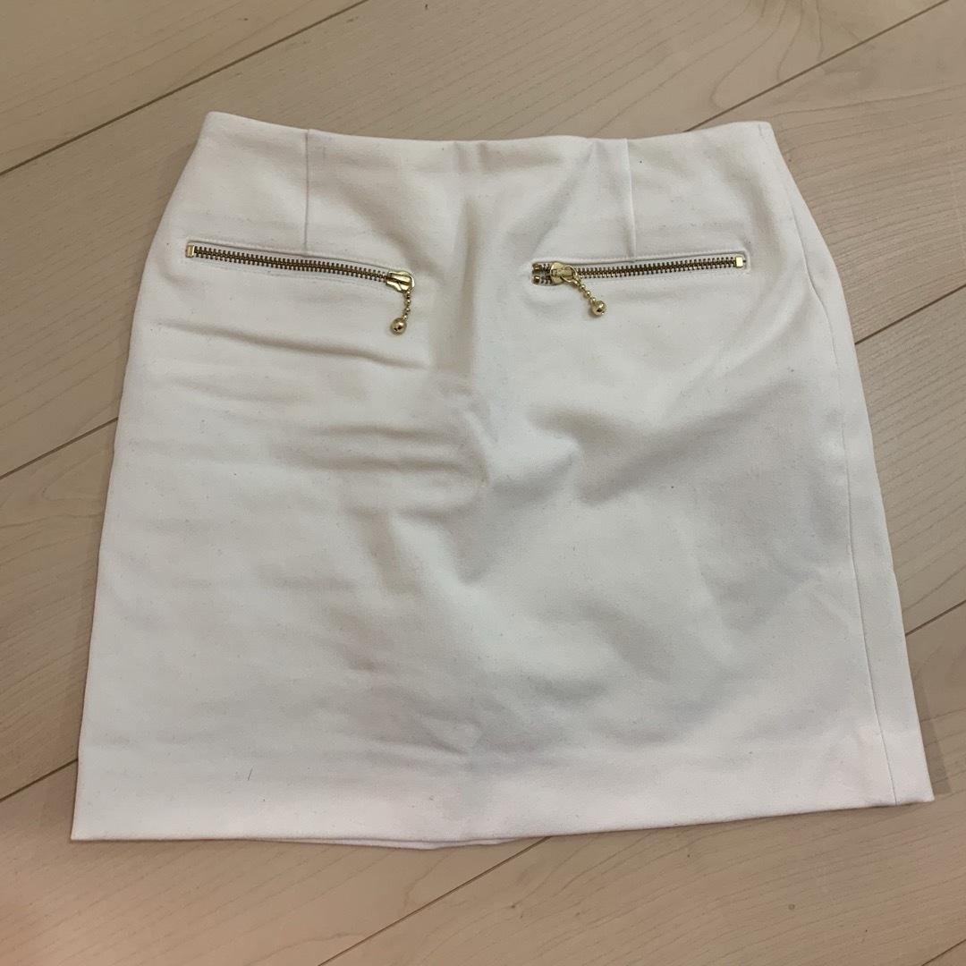 REDYAZEL(レディアゼル)の【REDYAZEL】ホワイト　ミニスカート レディースのスカート(ミニスカート)の商品写真