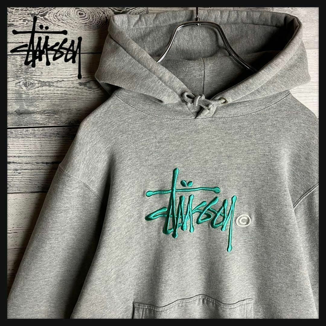 STUSSY センターロゴパーカー1番人気のグレー色-