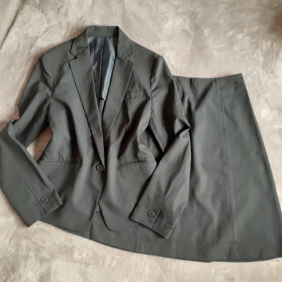 COMME CA ISM(コムサイズム)のCOMME CA ISM☆コムサイズム　黒織ストライプテーラードスーツ　9号(M レディースのフォーマル/ドレス(スーツ)の商品写真