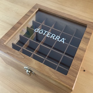 ドテラ(doTERRA)のアロマ収納ボックス　ウッドボックス(アロマグッズ)