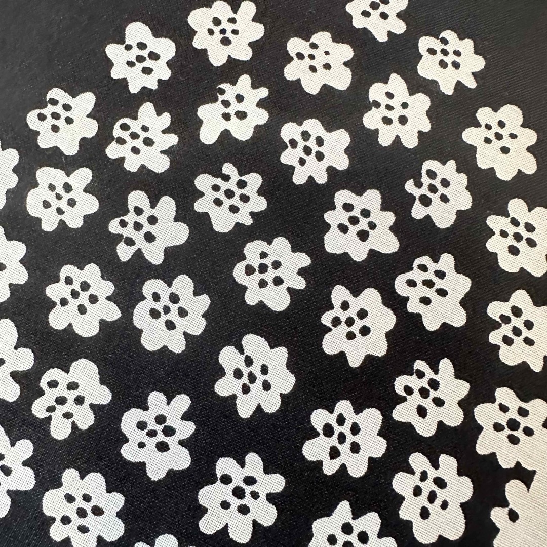レア マリメッコ 新品 生地 100cm プケッティ 黒 marimekko レア マリメッコ 新品 生地 100cm プケッティ 黒 marimekko