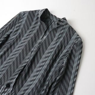 イッセイミヤケ(ISSEY MIYAKE)の希少 極美品 2014AW イッセイミヤケ ISSEY MIYAKE ジグザグ柄 ランダムプリーツ 1ボタンジャケット 3//グレーブラック【2400013052467】(テーラードジャケット)