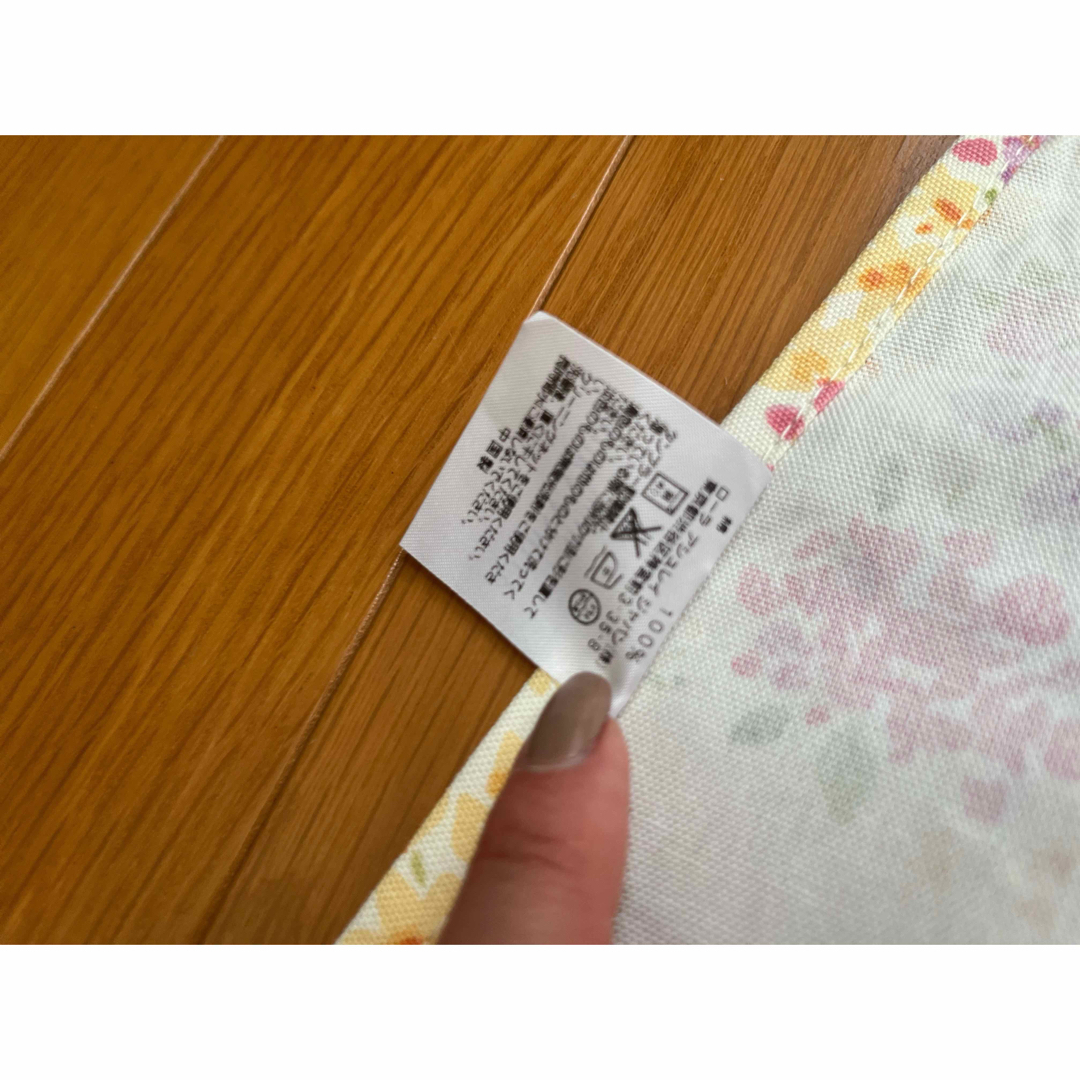 LAURA ASHLEY(ローラアシュレイ)の☆ 新品未使用 LAURA ASHLEY花柄エプロン☆╰(*´︶`*)╯♡ インテリア/住まい/日用品のキッチン/食器(収納/キッチン雑貨)の商品写真