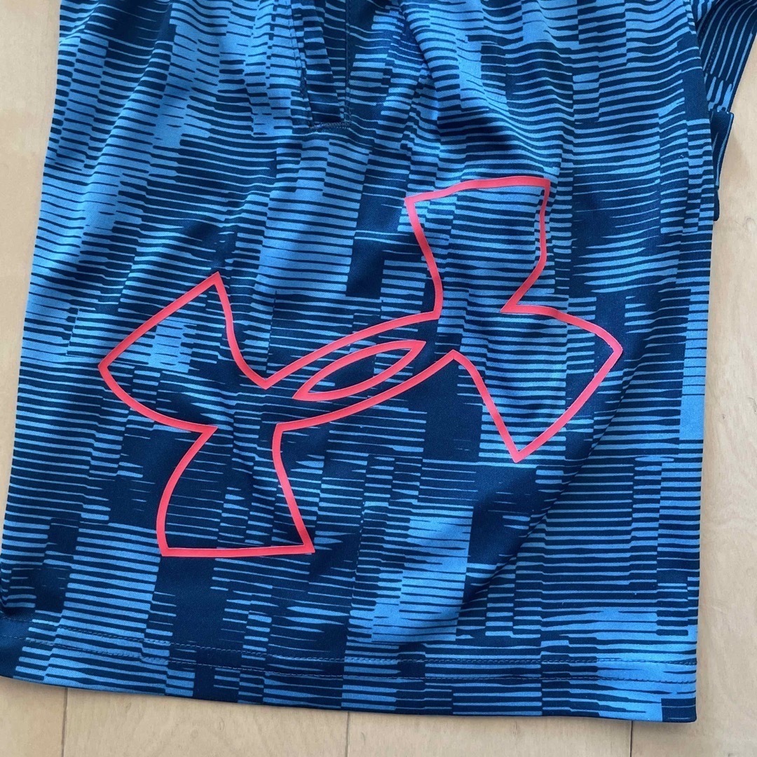 UNDER ARMOUR(アンダーアーマー)のアンダーアーマー　ジュニアハーフパンツ　130 キッズ/ベビー/マタニティのキッズ服男の子用(90cm~)(パンツ/スパッツ)の商品写真