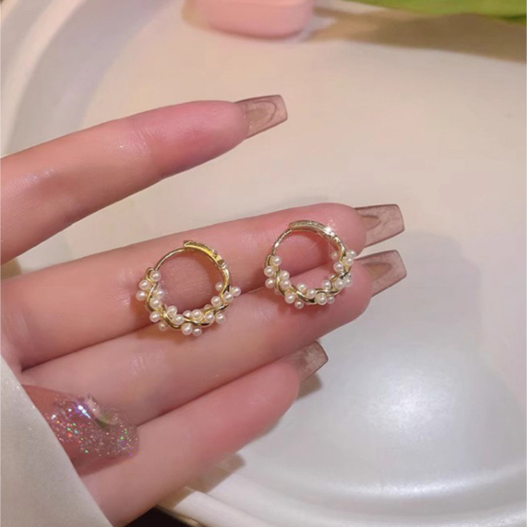 ゴールド　パール　フープ　ピアス レディースのアクセサリー(ピアス)の商品写真