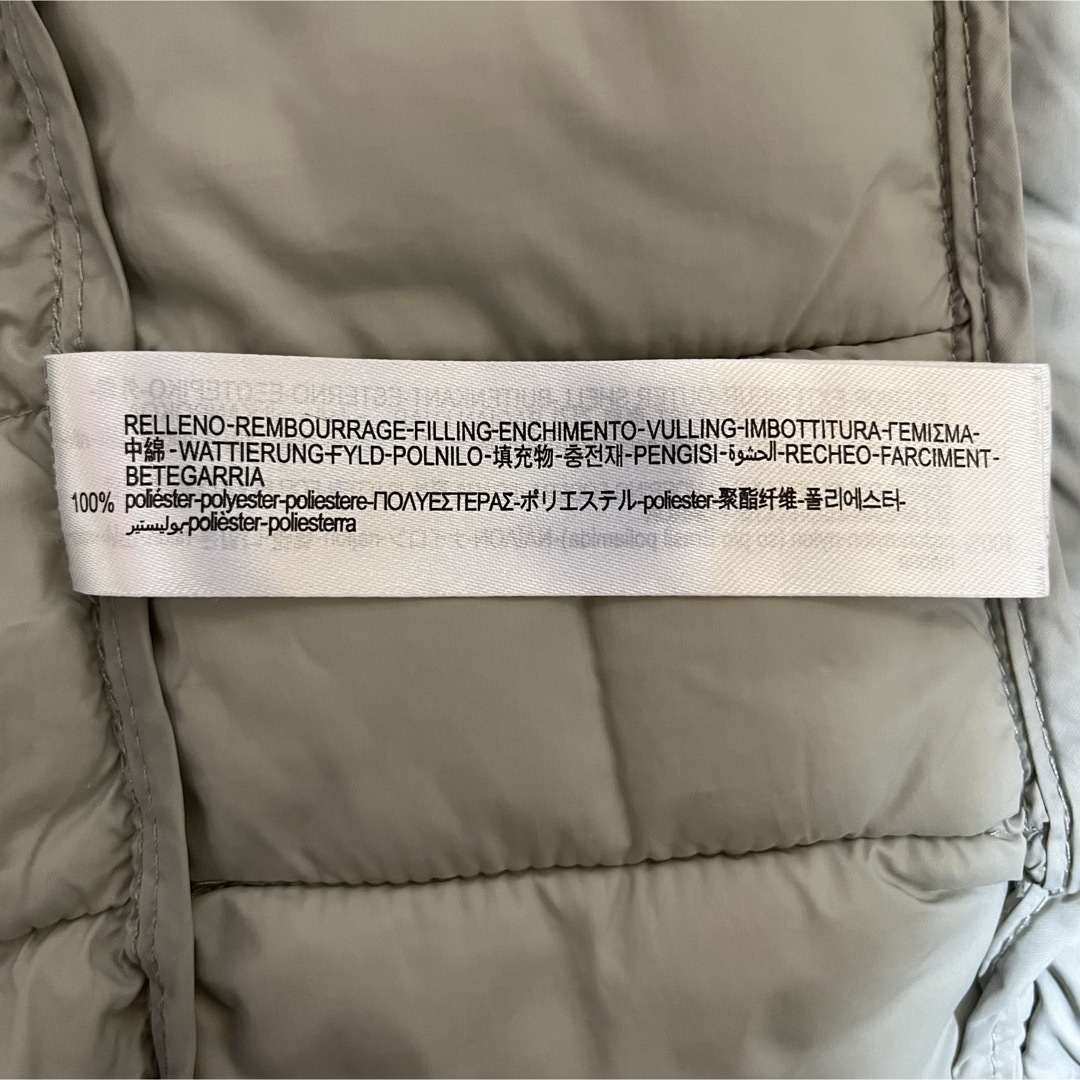 ZARA(ザラ)のZARA ザラ ダウンベスト グレー S レディースのジャケット/アウター(ダウンベスト)の商品写真