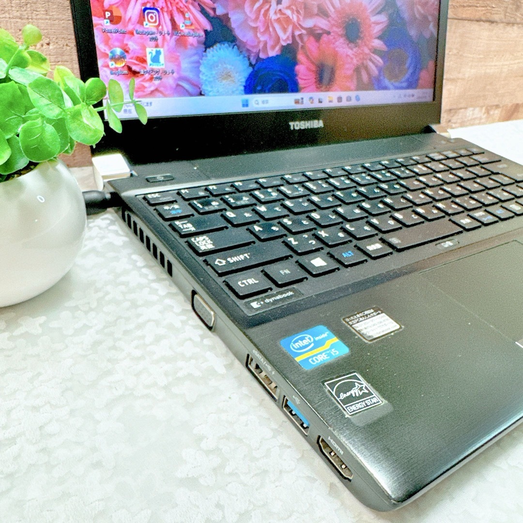 東芝(トウシバ)のi5❣️東芝✨SSD256GB❣️カメラ付✨小型・軽量✨黒ノートパソコン✨初心者 スマホ/家電/カメラのPC/タブレット(ノートPC)の商品写真