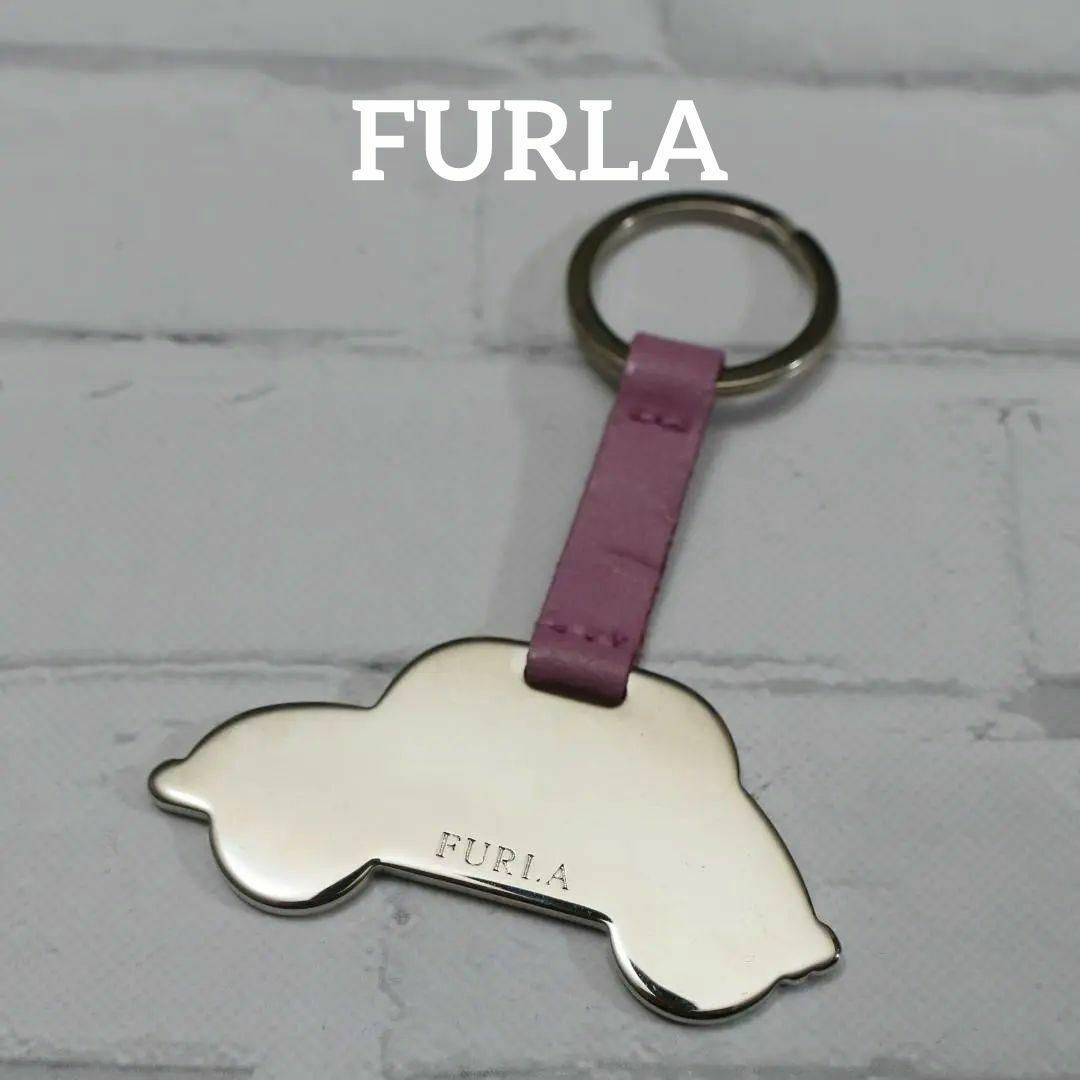 Furla(フルラ)の【匿名配送】FURLA フルラ キーホルダー シルバー 車 ピンク レディースのアクセサリー(チャーム)の商品写真