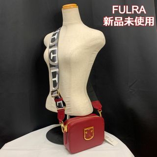 フルラ(Furla)の【FURLA】【新品未使用】タグ付き　ショルダーバッグ　ワインレッド(ショルダーバッグ)