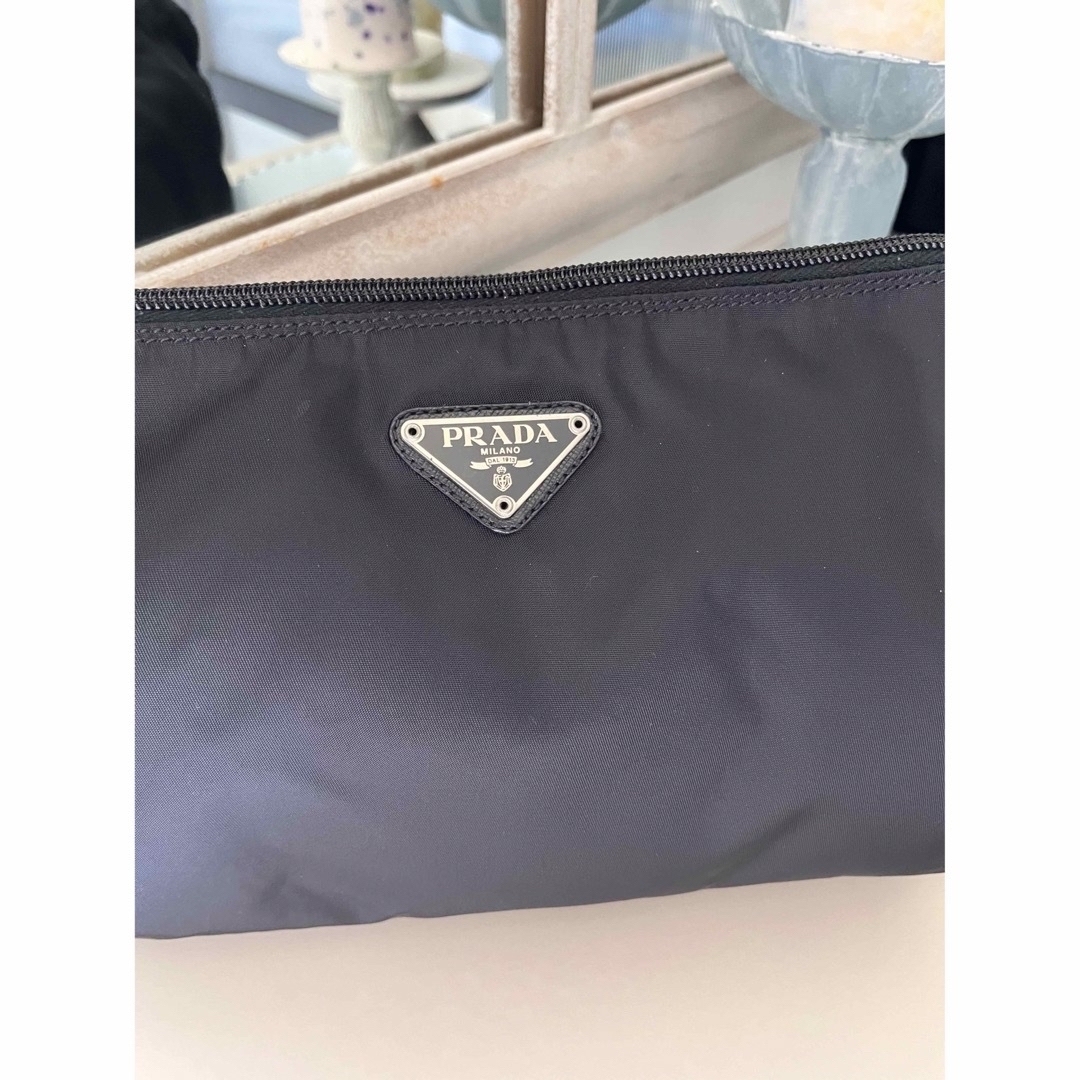 プラダ ナイロン ポーチ 美品 黒 三角 ロゴ 化粧ポーチ プラダ ナイロン ポーチ 美品 黒 三角 ロゴ 化粧ポーチ