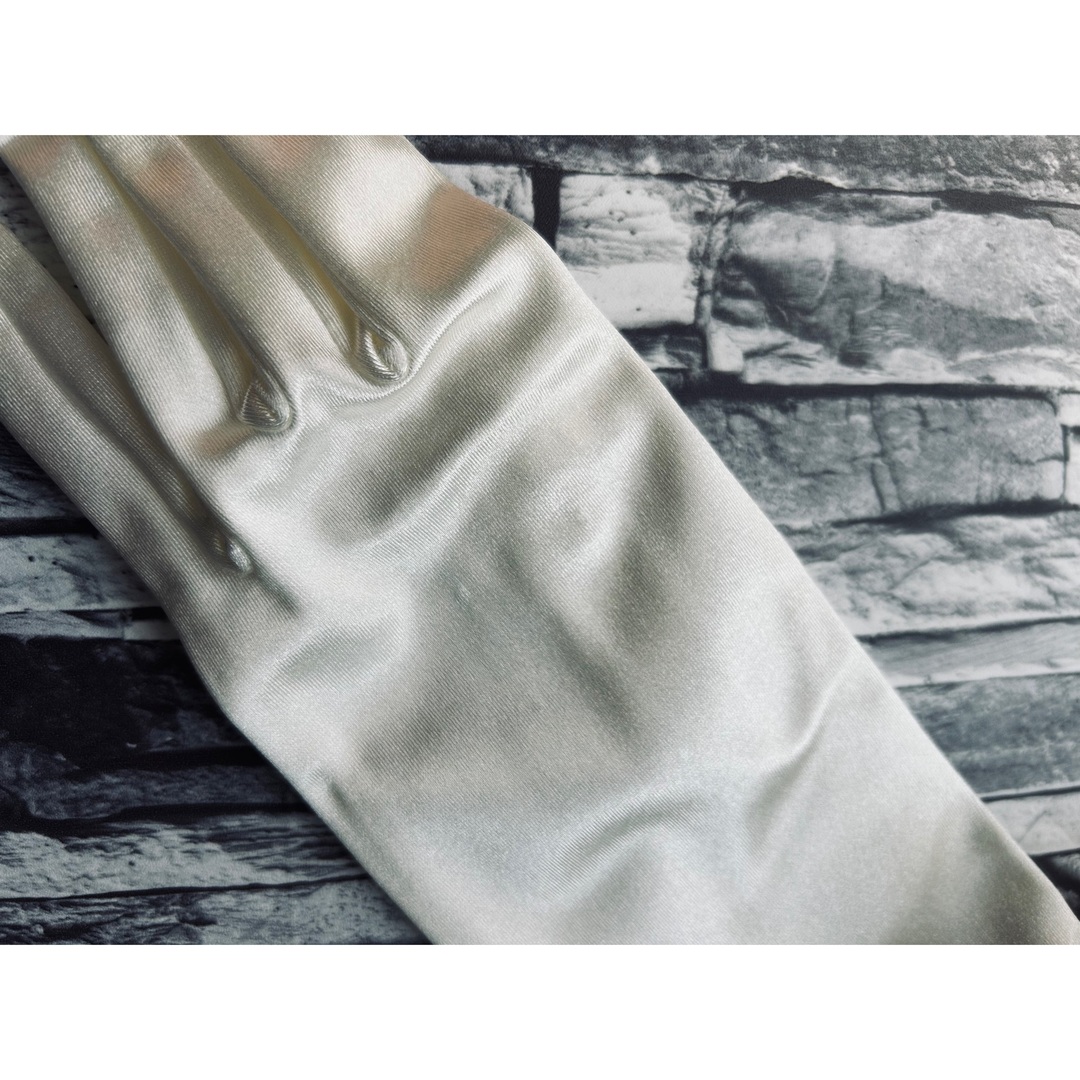 【美品】結婚式　グローブ　手袋　ウエディング レディースのファッション小物(手袋)の商品写真