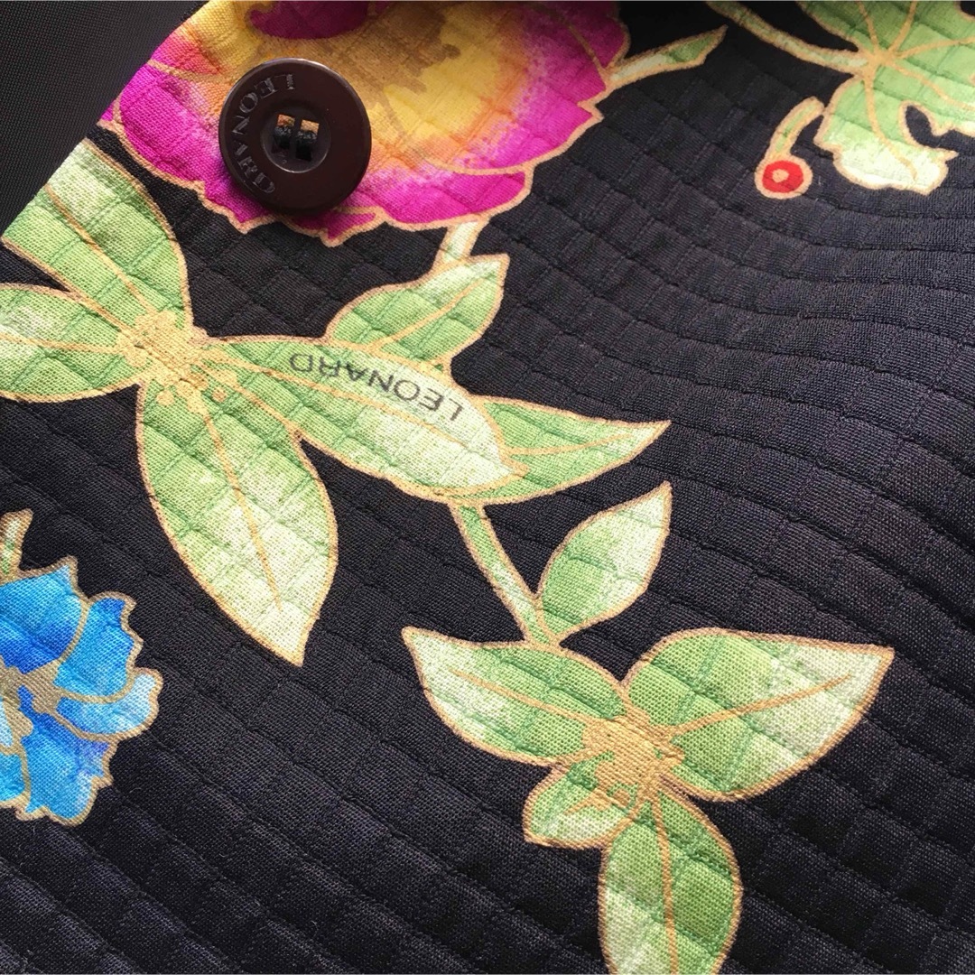 LEONARD(レオナール)の美品　LEONARD レオナール　ミドル丈　シルクウール　美しい花柄　ジャケット レディースのジャケット/アウター(テーラードジャケット)の商品写真