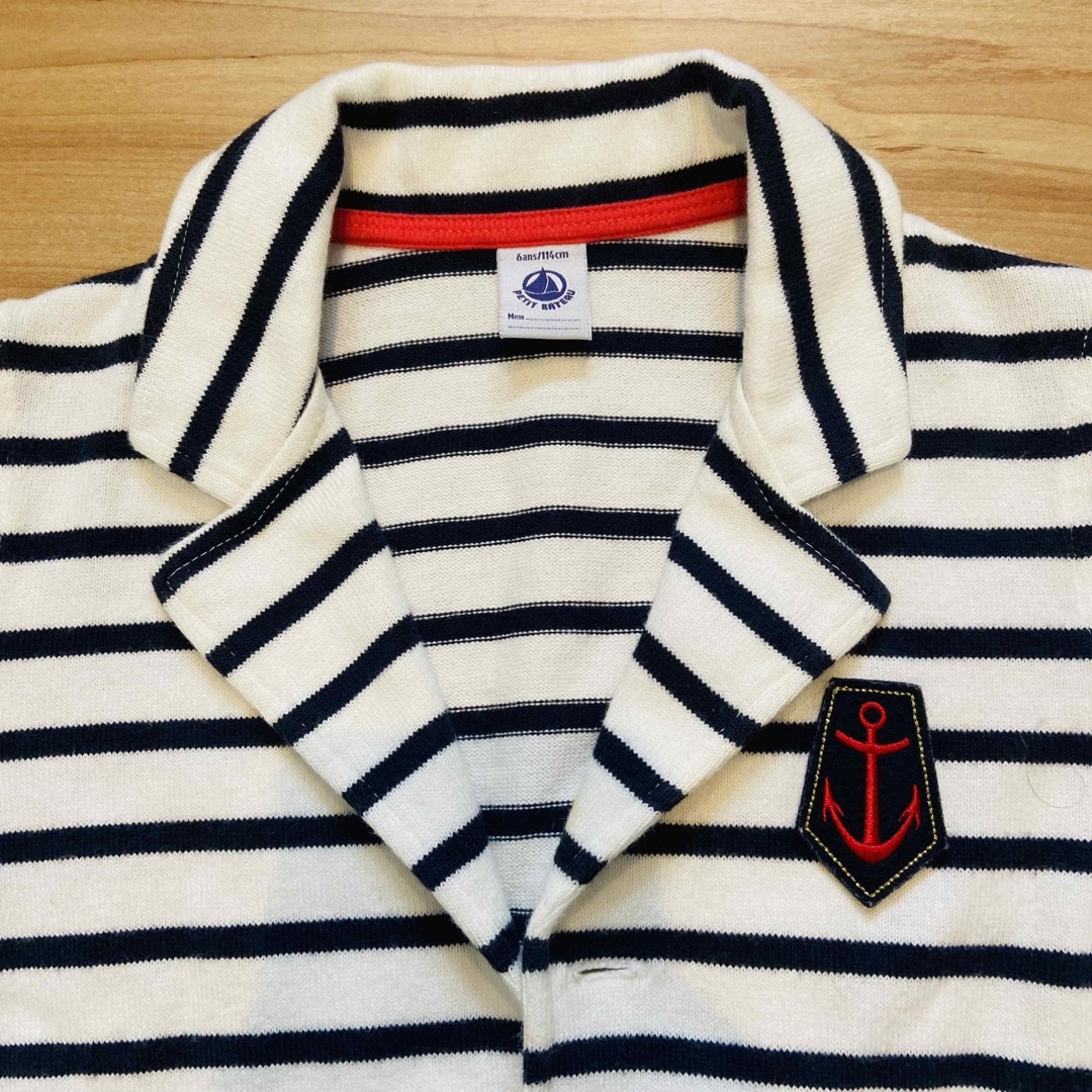 PETIT BATEAU(プチバトー)のプチバトー 白×紺ボーダー 碇 エンブレム＆金ボタン テーラードジャケット ６歳 キッズ/ベビー/マタニティのキッズ服男の子用(90cm~)(ジャケット/上着)の商品写真