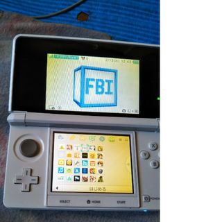 ニンテンドー3DS(ニンテンドー3DS)のNintendo 3DS  本体ピュアホワイト FBI.CIA化済。(携帯用ゲーム機本体)