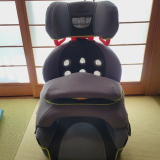 エールベベ(AILEBEBE)のエールべべ　チャイルドシート　ジュニアシート(自動車用チャイルドシート本体)