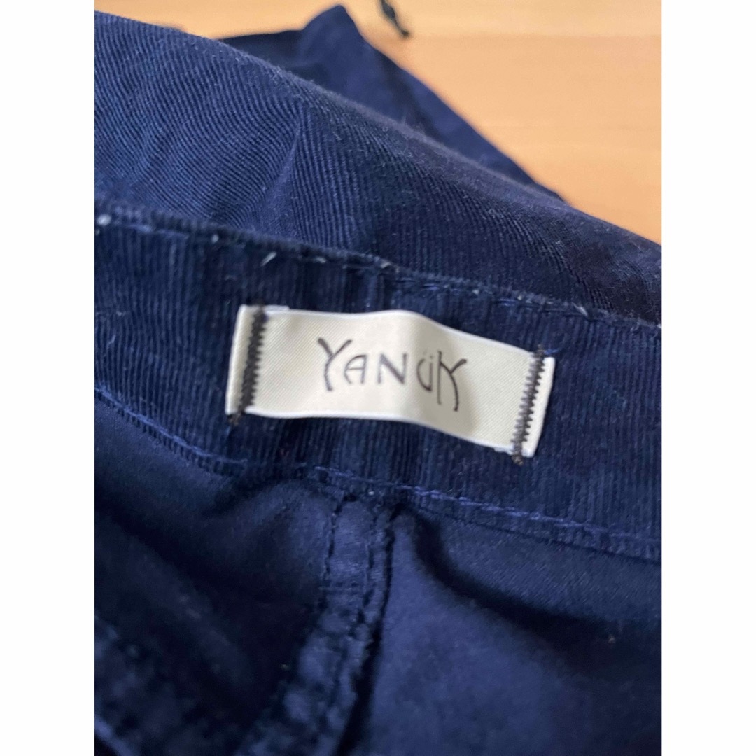 YANUK(ヤヌーク)のヤヌークコーデュロイ スリムパンツ ネイビー レディースのパンツ(デニム/ジーンズ)の商品写真