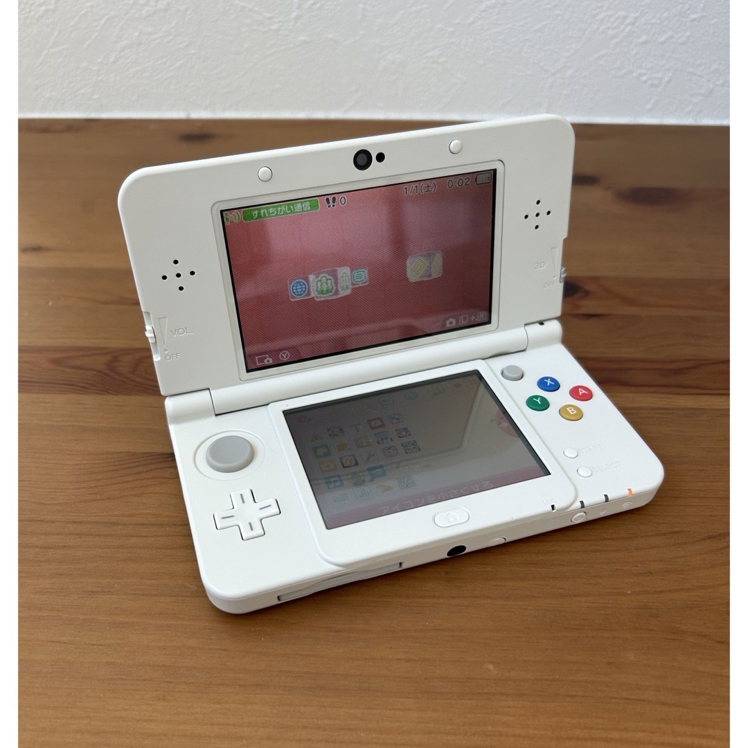 ニンテンドー3DS(ニンテンドー3DS)のNintendo New 3DS ホワイト　ポケモンカバー付き エンタメ/ホビーのゲームソフト/ゲーム機本体(携帯用ゲーム機本体)の商品写真