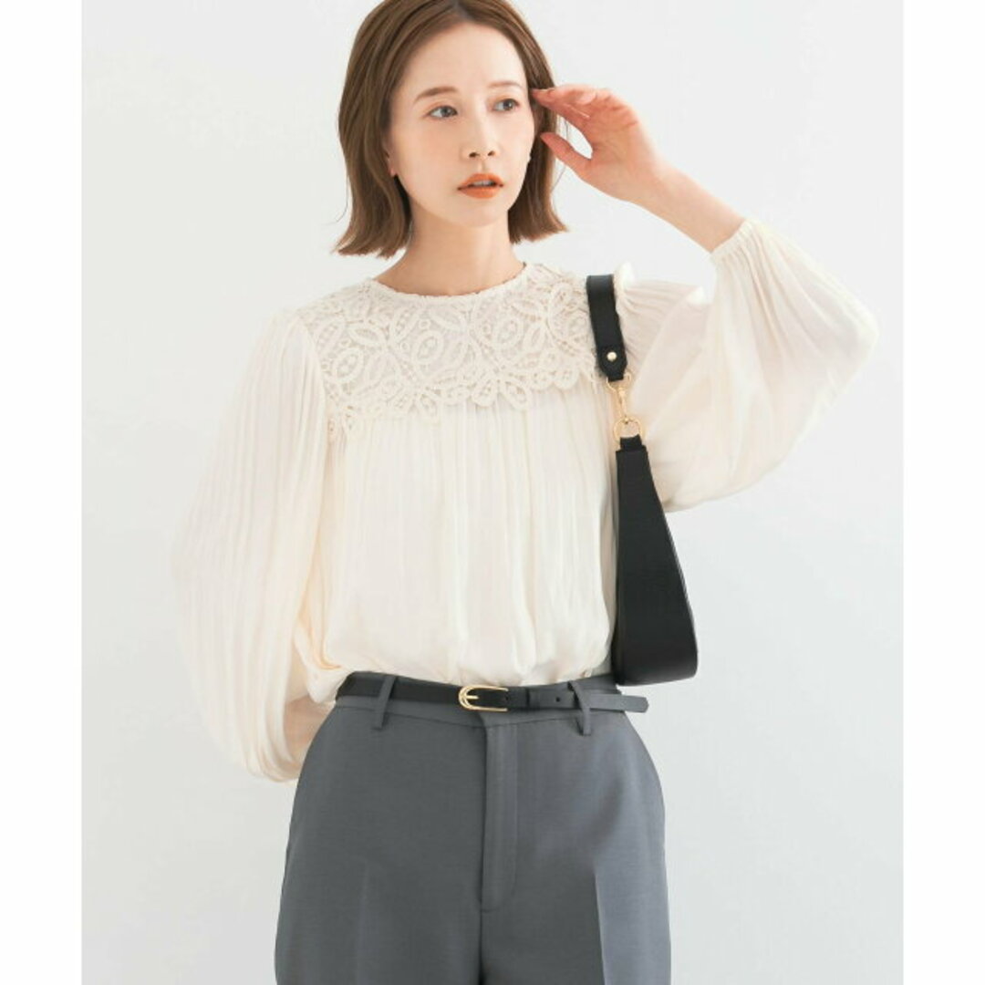 URBAN RESEARCH ROSSO(アーバンリサーチロッソ)の【OFF WHITE】【FREE】割繊ヨークレースプリーツブラウス レディースのトップス(シャツ/ブラウス(長袖/七分))の商品写真