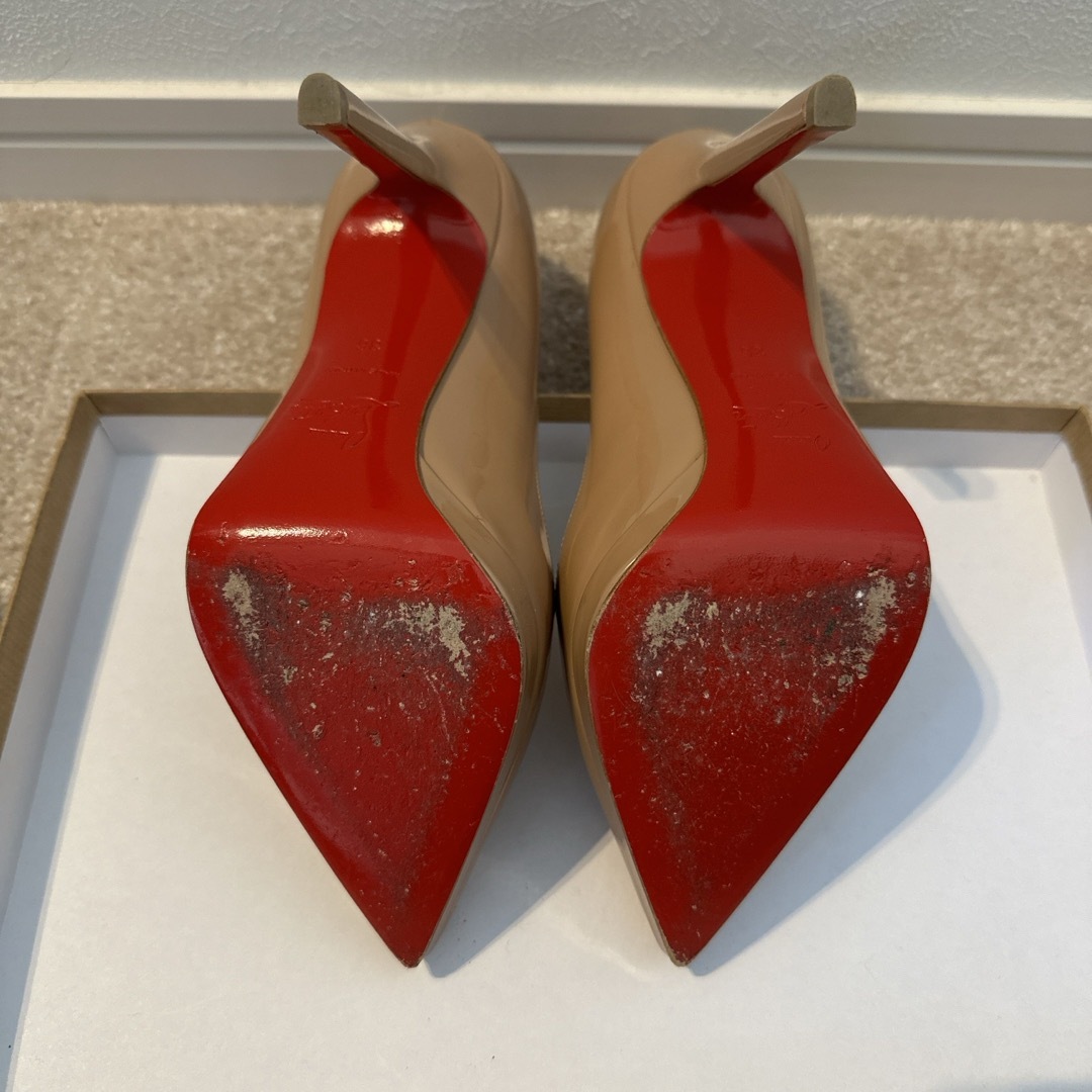 Christian Louboutin(クリスチャンルブタン)のクリスチャンルブタン パンプス パテント ピンクベージュ レディースの靴/シューズ(ハイヒール/パンプス)の商品写真