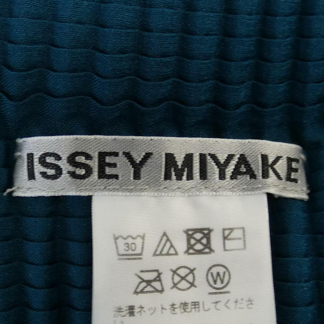 ISSEY MIYAKE(イッセイミヤケ)のイッセイミヤケ ISSEY MIYAKE トップス レディースのトップス(その他)の商品写真
