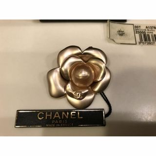 シャネル(CHANEL)のCHANELマットゴールド00Tヴィンテージ(ブローチ/コサージュ)